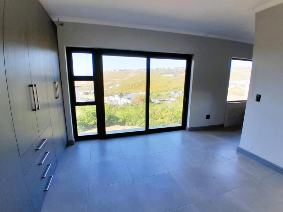 4 Bedroom Property for Sale in Whale Rock Western Cape